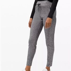 Lululemon engineered warmth jogger